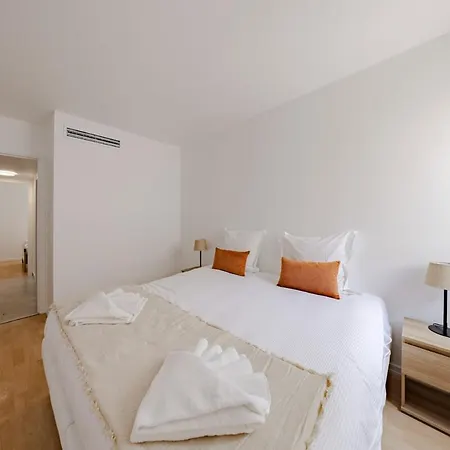 2 Bedrooms - 141a Cannes