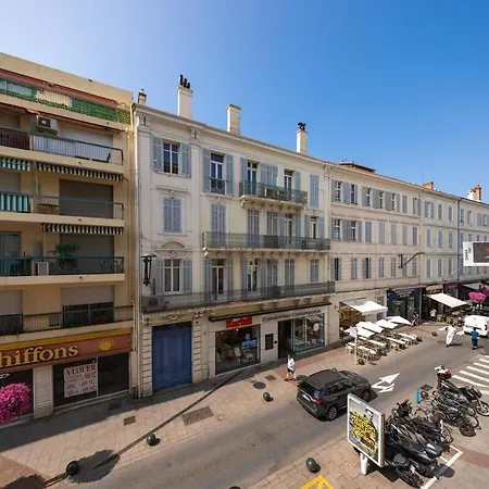 2 Bedrooms - 141a Apartment *