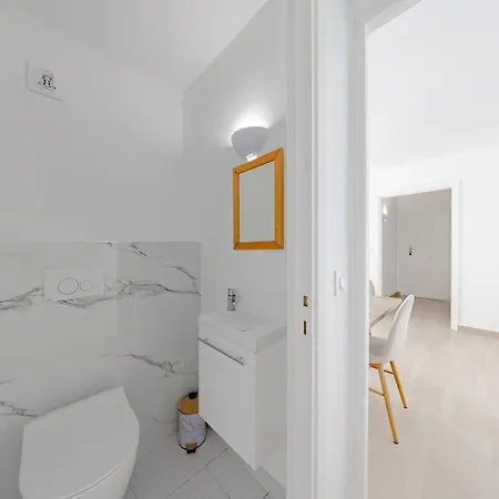 2 Bedrooms - 141a *